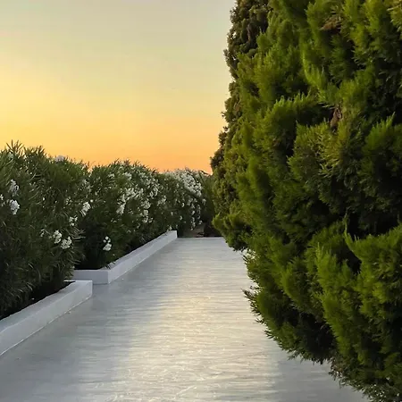 Hermoso Luxury Monólithos